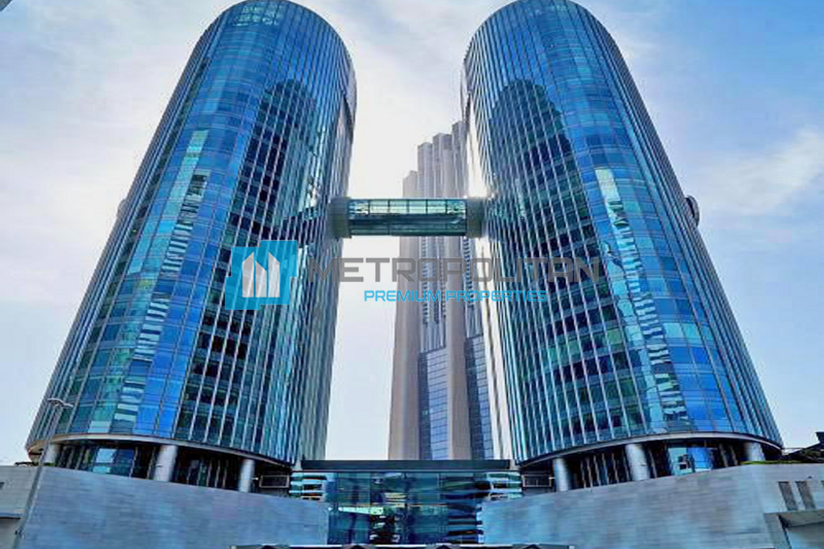 Office in Dubai, UAE, 903 sq.m - picture 1