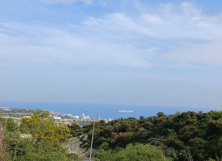 Land in Limassol, Cyprus, 2 376 sq.m - picture 1