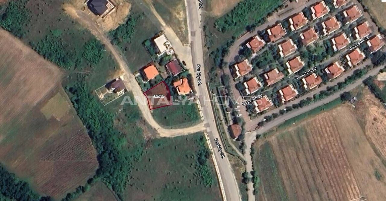 Land in Yalova, Turkey, 406 sq.m - picture 1
