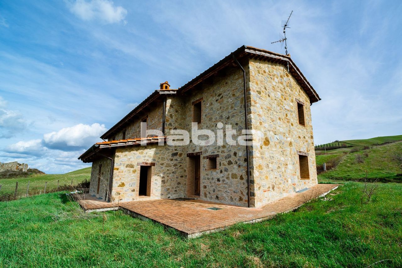 Casa en Siena, Italia, 337 m2 - imagen 1