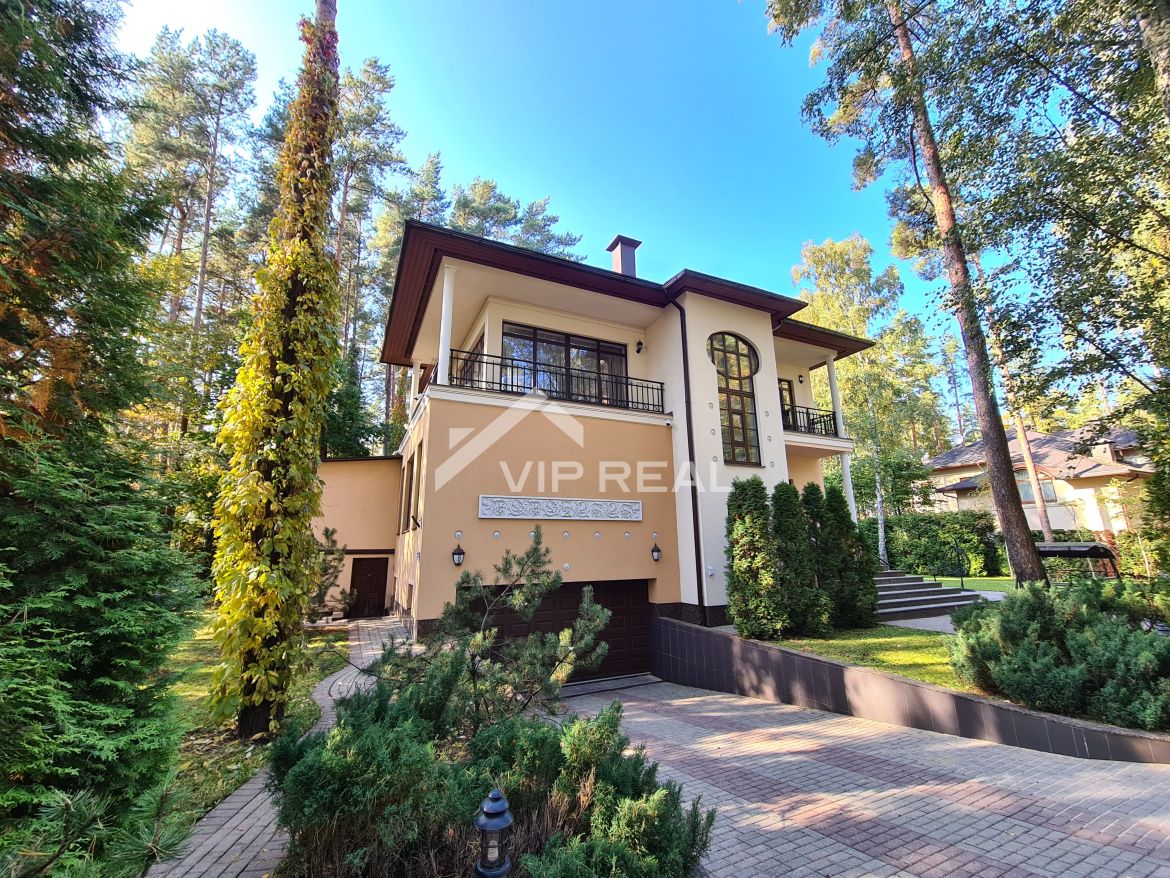 House in Jurmala, Latvia, 355 sq.m - picture 1