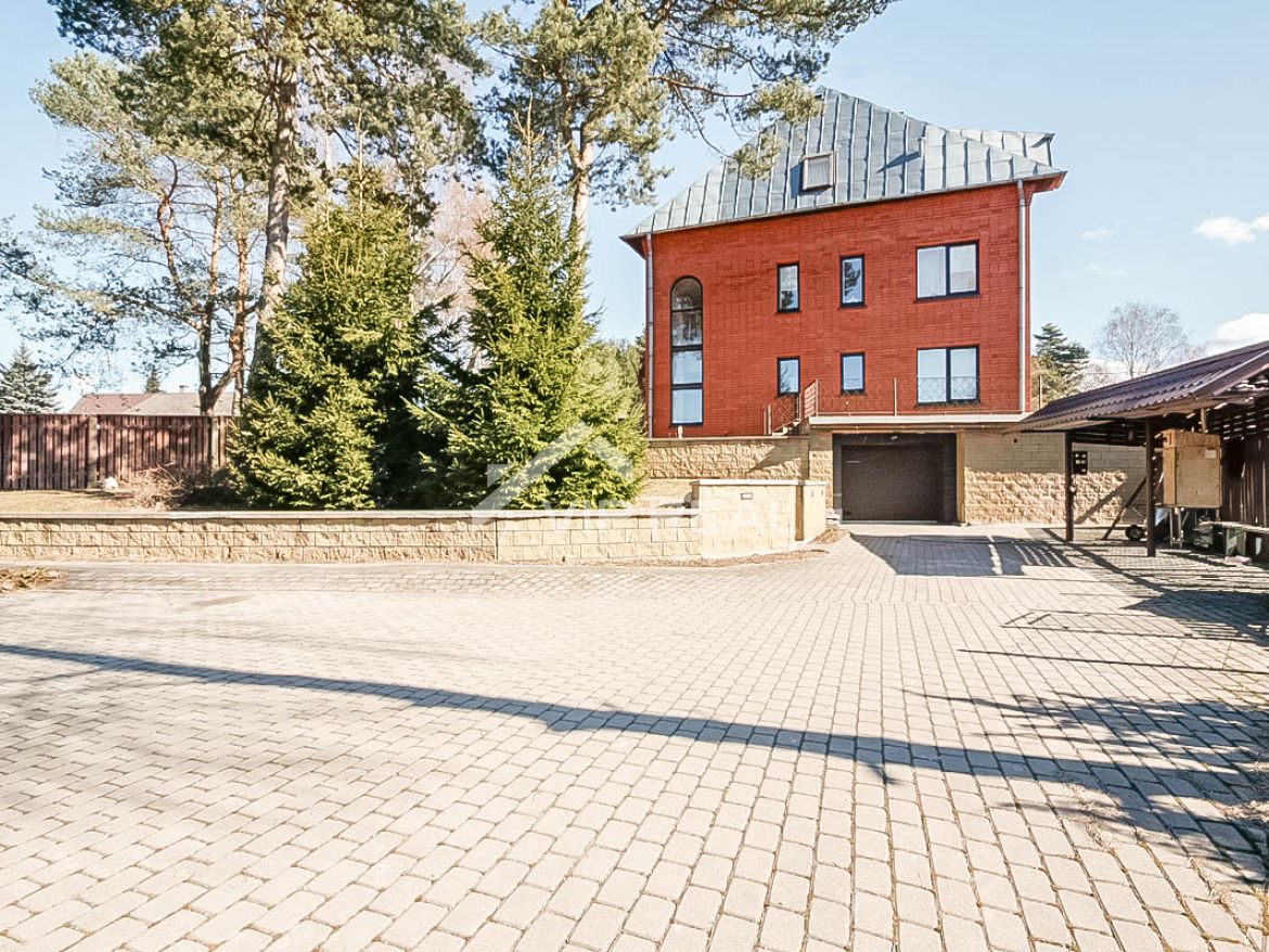 House in Riga, Latvia, 370 sq.m - picture 1