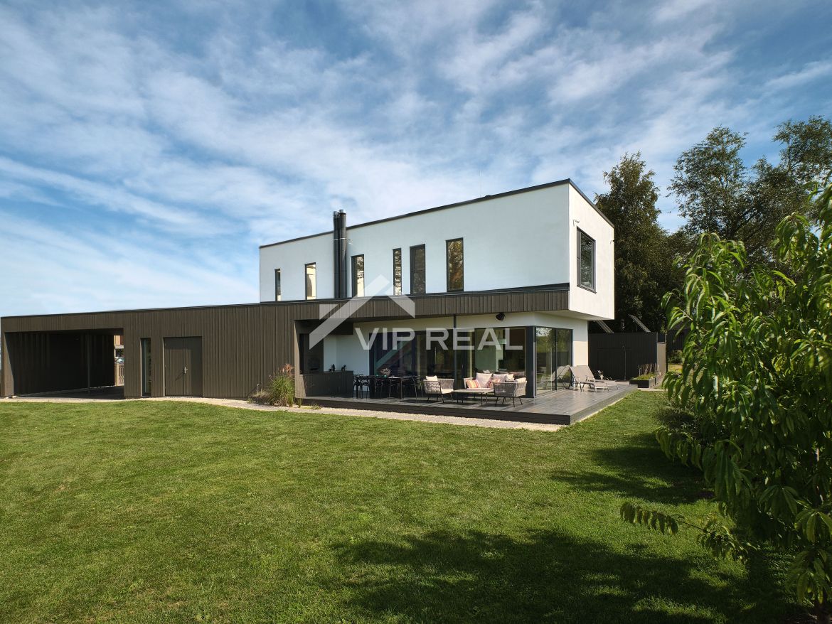 House in Jurmala, Latvia, 305 sq.m - picture 1