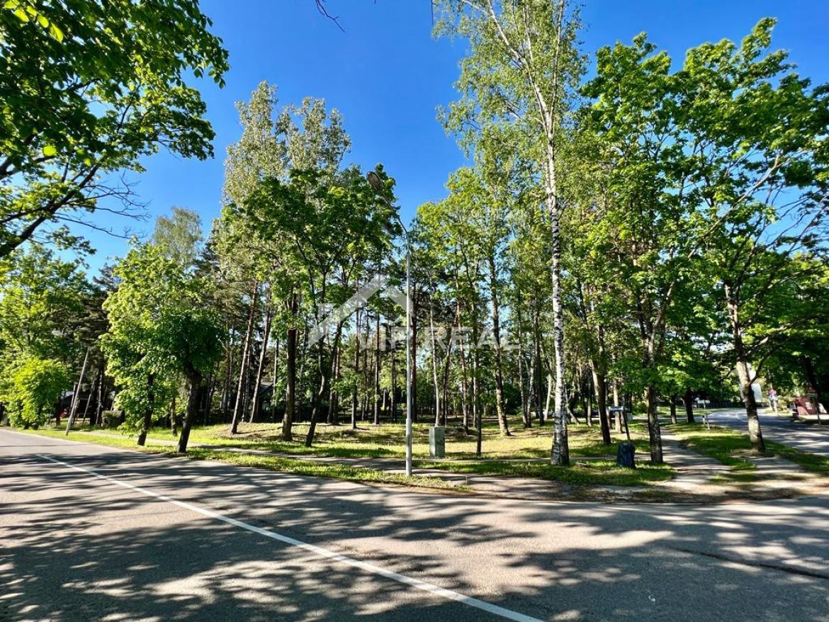 Grundstück in Jūrmala, Lettland, 2 400 m2 - Foto 1
