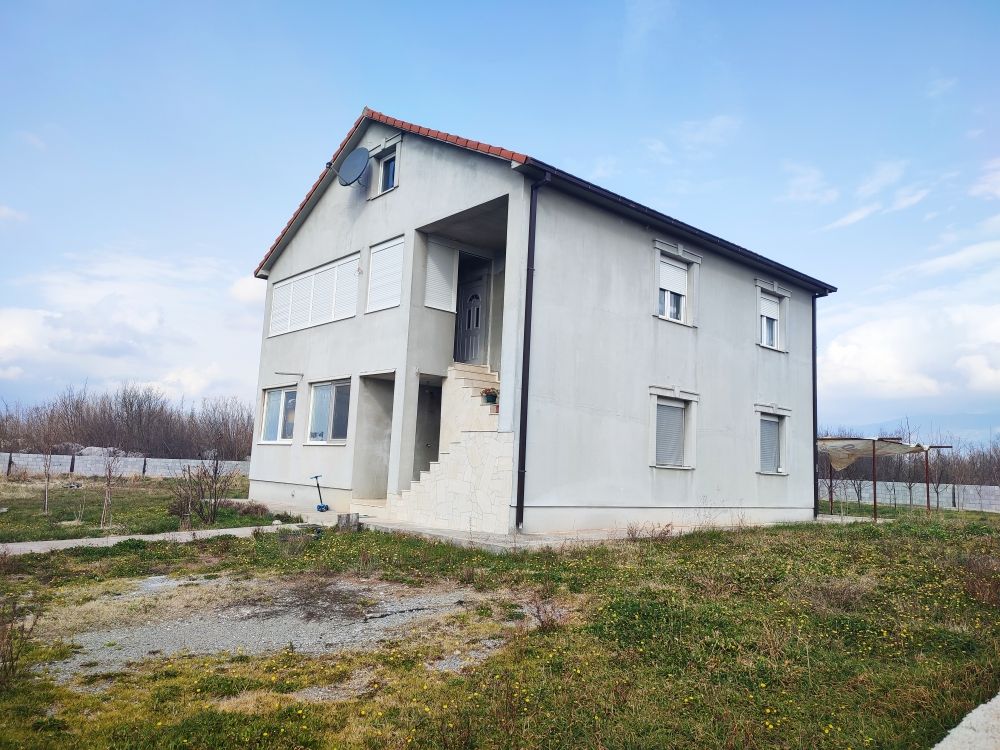 House in Danilovgrad, Montenegro, 200 sq.m - picture 1