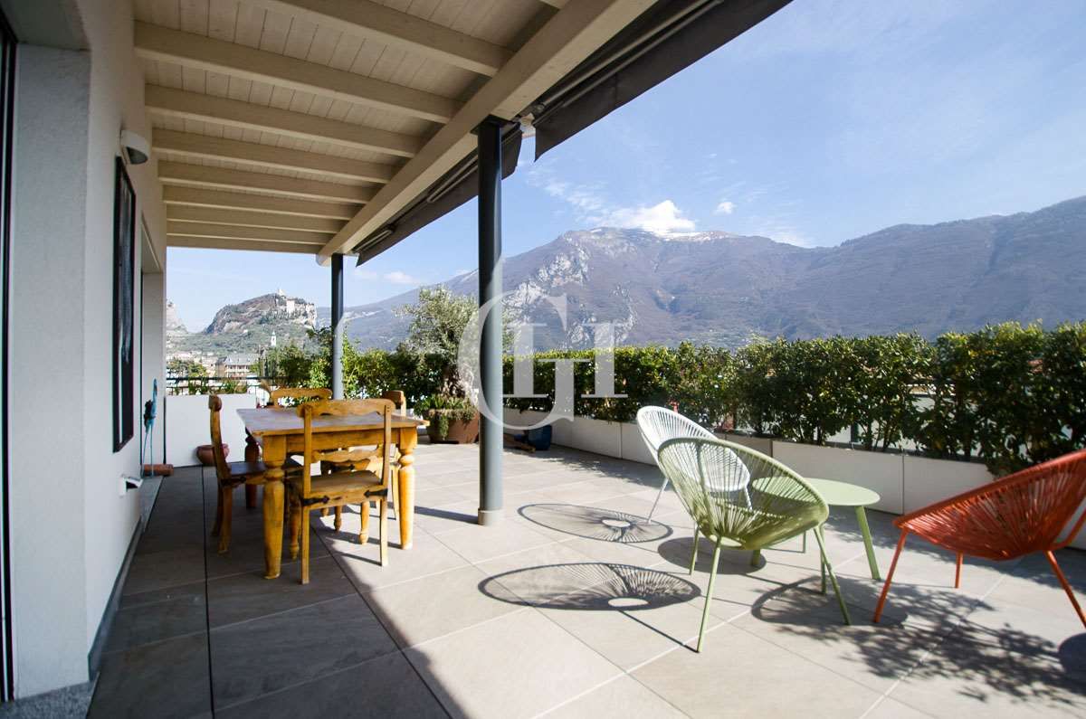 Penthouse on Lake Garda, Italy, 144 sq.m - picture 1