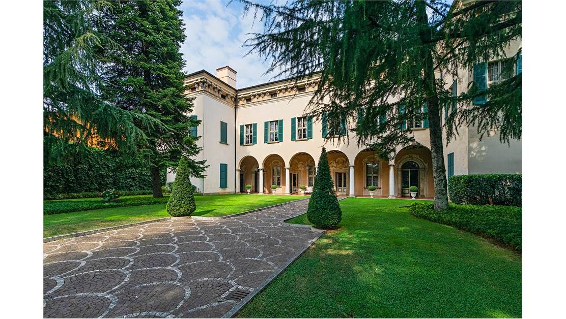 Mansion on Lake Garda, Italy, 1 918 000 sq.m - picture 1
