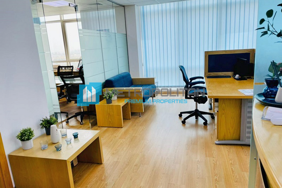 Office in Dubai, UAE, 123 sq.m - picture 1