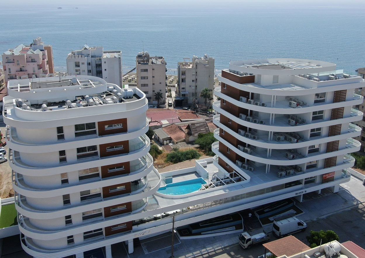 Apartment in Larnaca, Cyprus, 200 sq.m - picture 1