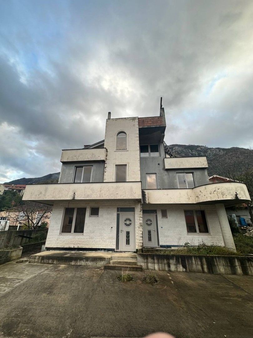 Villa in Prkanj, Montenegro, 516 m2 - Foto 1