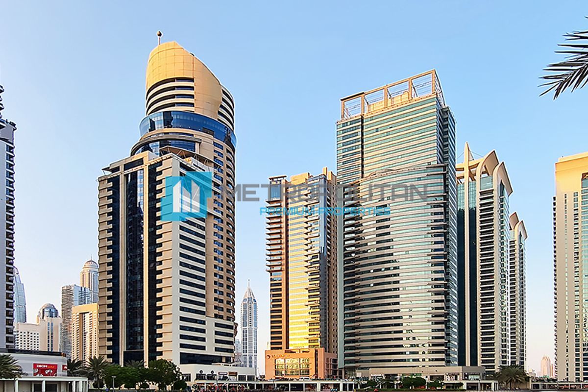 Office in Dubai, UAE, 117 sq.m - picture 1