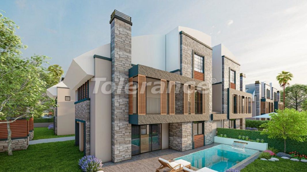 Villa in Lara, Türkei, 365 m2 - Foto 1