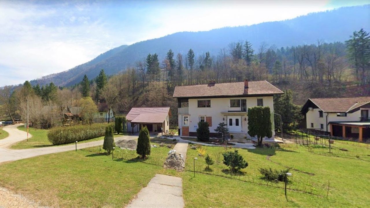 House in Mozirje, Slovenia, 254 sq.m - picture 1