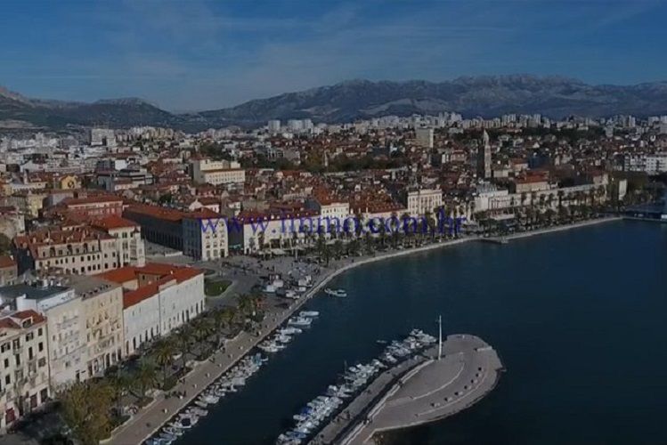 Land in Split, Croatia, 3 500 sq.m - picture 1