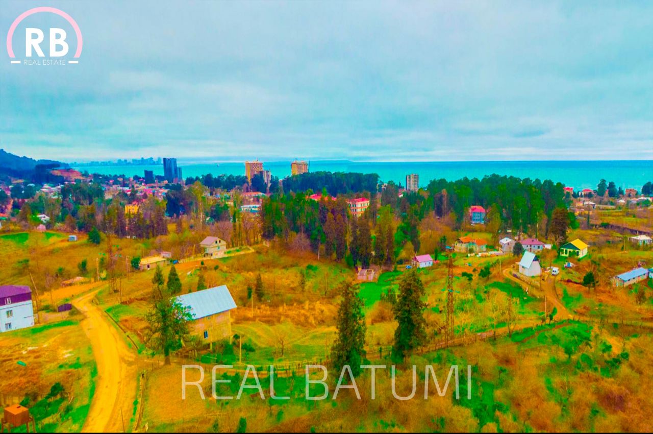 Land in Batumi, Georgia, 670 sq.m - picture 1