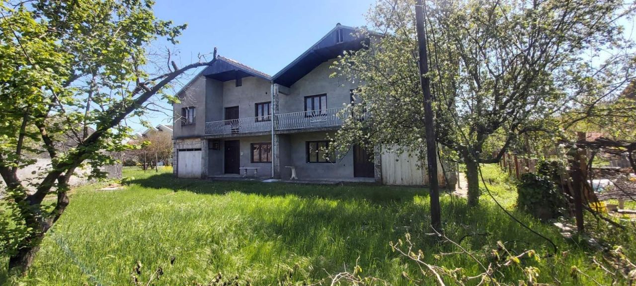 Haus in Danilovgrad, Montenegro, 150 m2 - Foto 1