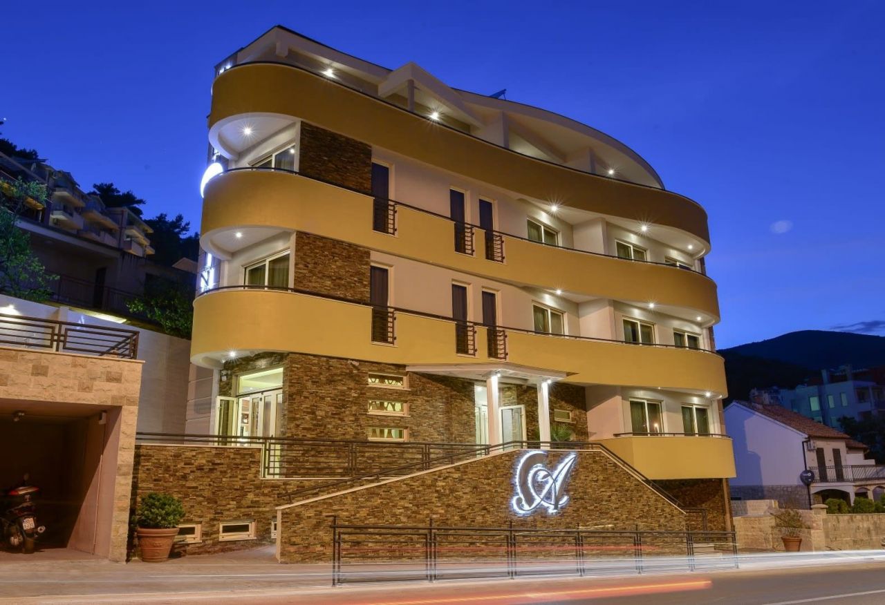 Hotel in Budva, Montenegro, 607 sq.m - picture 1