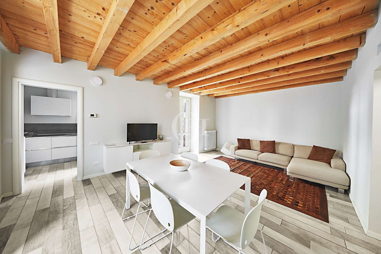 Apartment on Lake Garda, Italy, 140 sq.m - picture 1