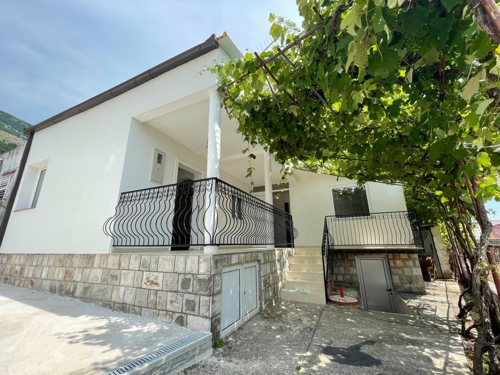 Cottage in Sutomore, Montenegro, 49 sq.m - picture 1