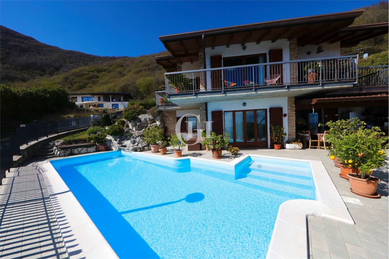 Villa por Lago de Garda, Italia, 122 m2 - imagen 1