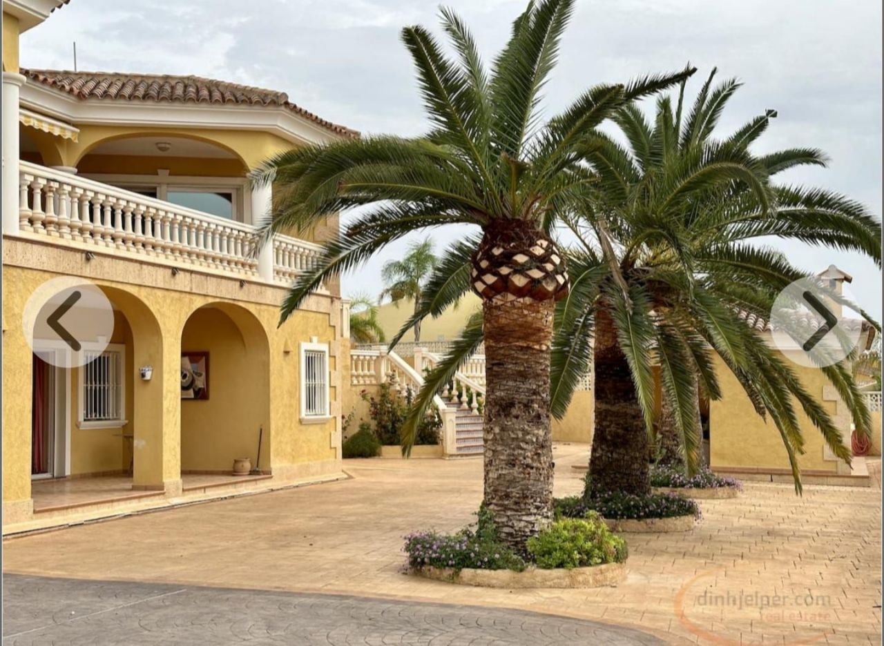 Villa in La Nucia, Spain, 538 sq.m - picture 1