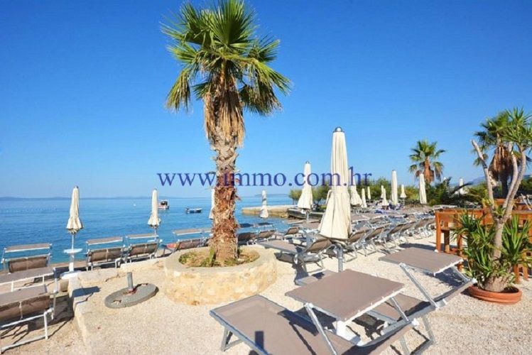 Hotel in Split, Croatia, 2 300 sq.m - picture 1