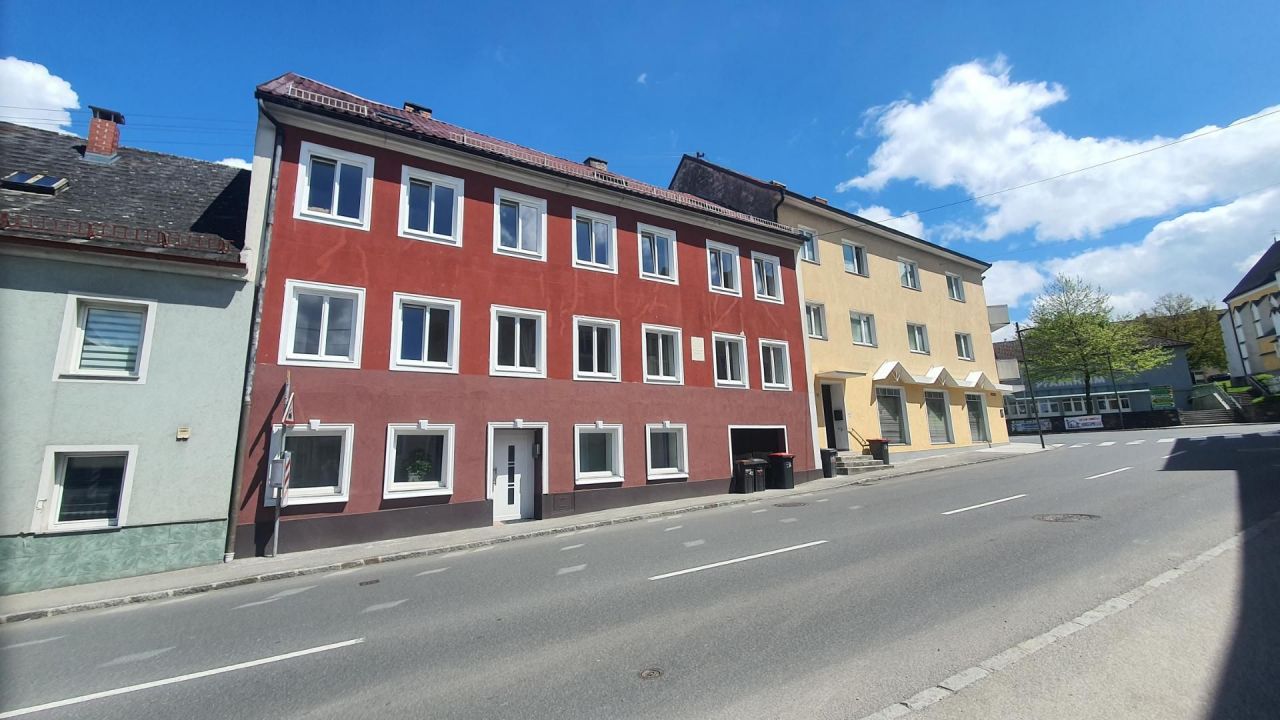 House Waizenkirchen, Austria, 550 sq.m - picture 1
