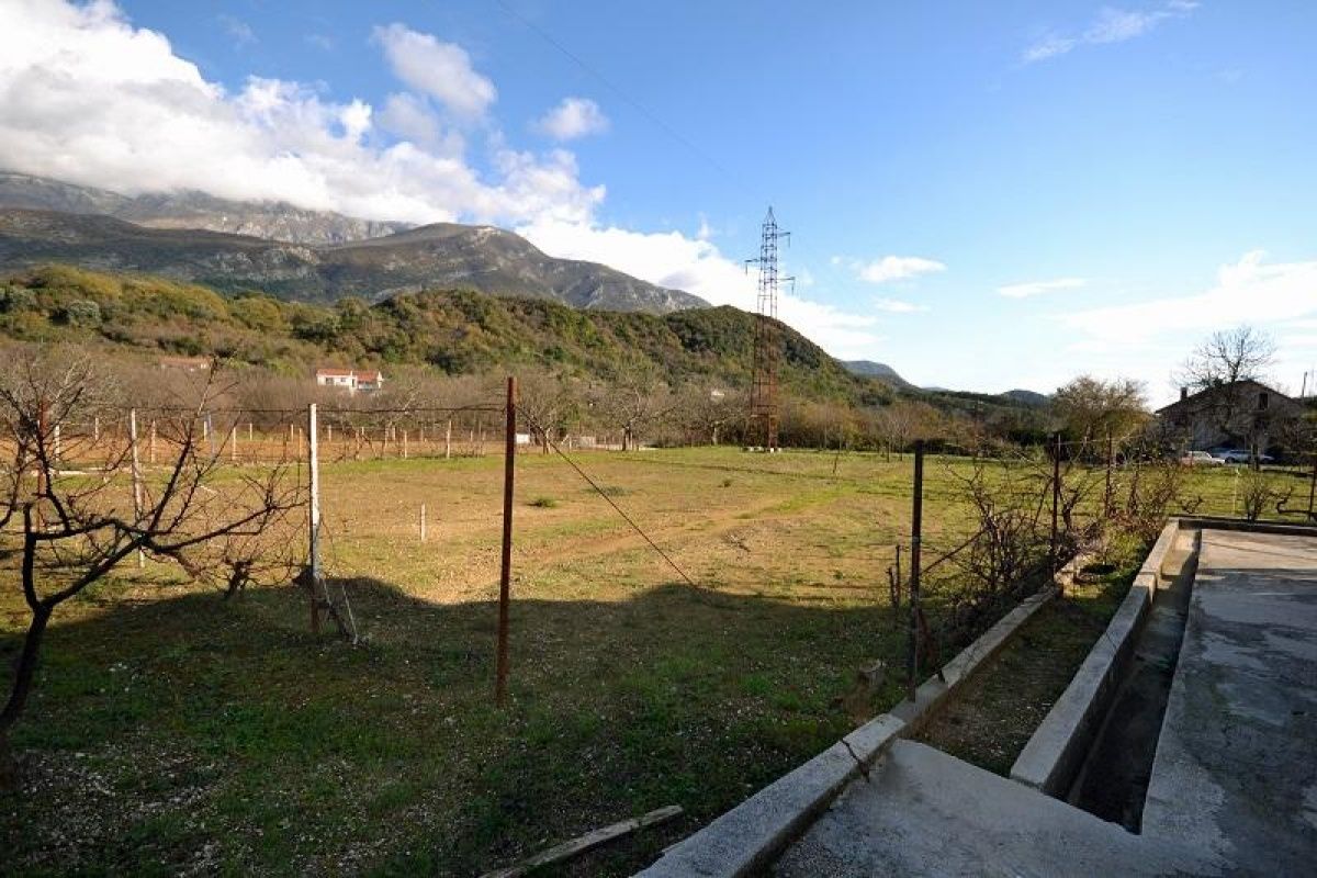 Grundstück in Kotor, Montenegro, 3 611 m2 - Foto 1