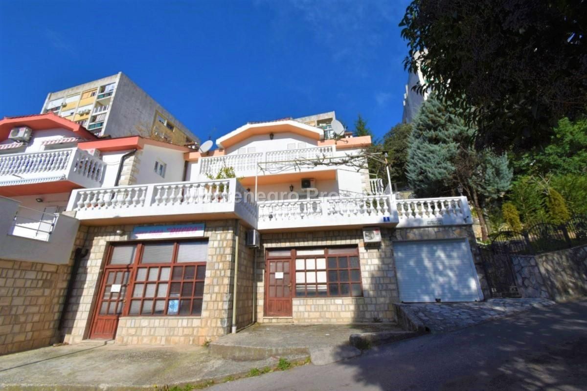 Haus in Herceg-Novi, Montenegro, 127 m2 - Foto 1