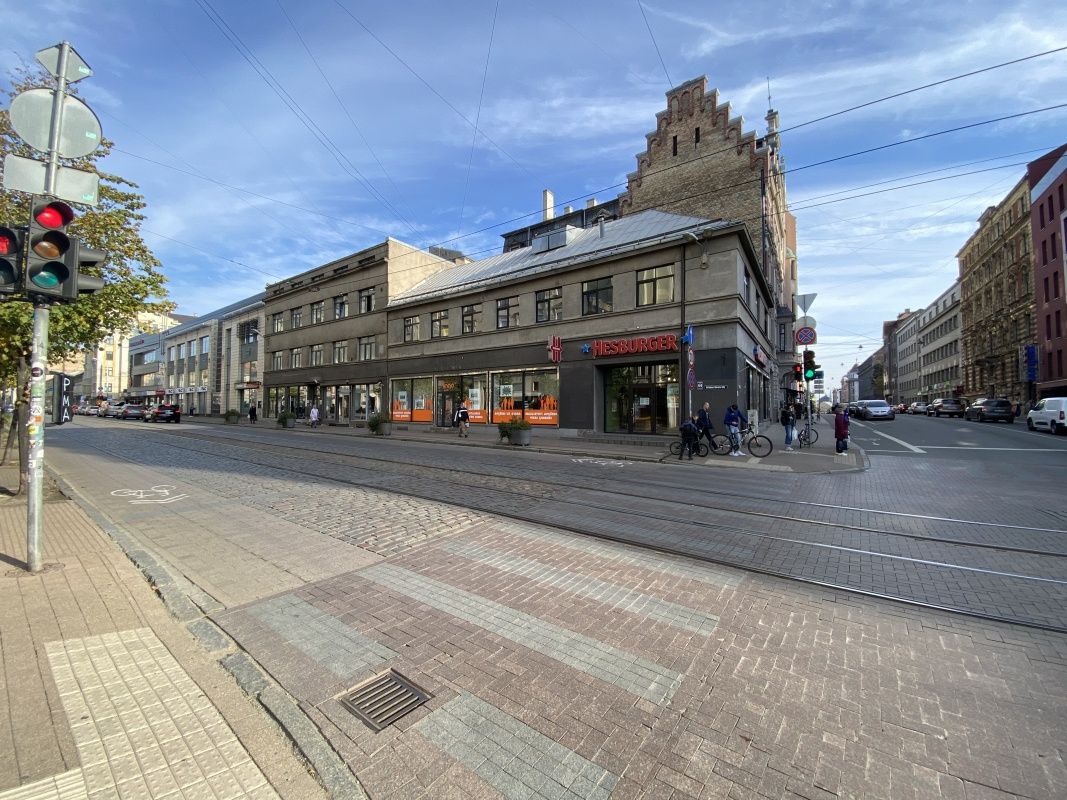 Commercial property in Riga, Latvia, 1 072 sq.m - picture 1