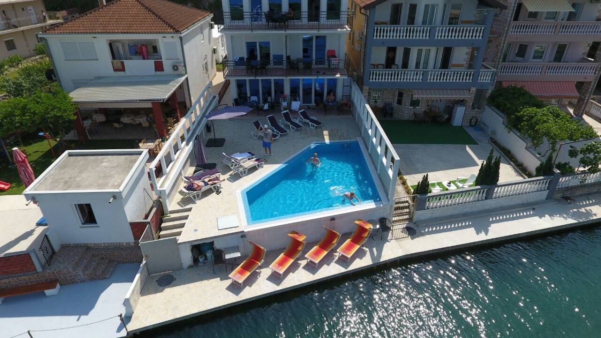 Hotel in Herceg-Novi, Montenegro, 500 sq.m - picture 1