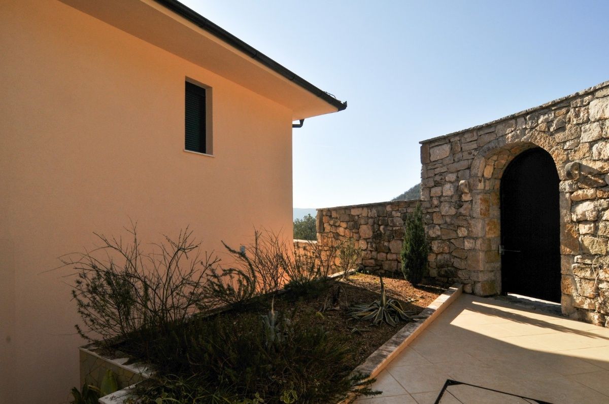 Casa en Herceg-Novi, Montenegro, 495 m2 - imagen 1