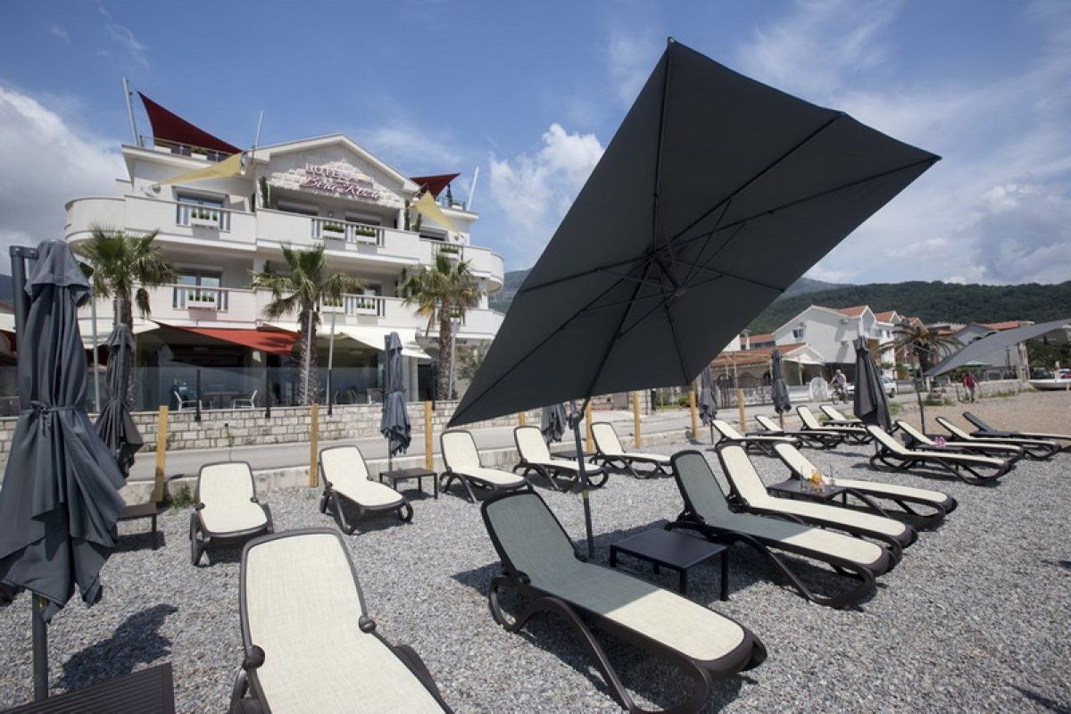 Hotel in Herceg-Novi, Montenegro, 665 sq.m - picture 1