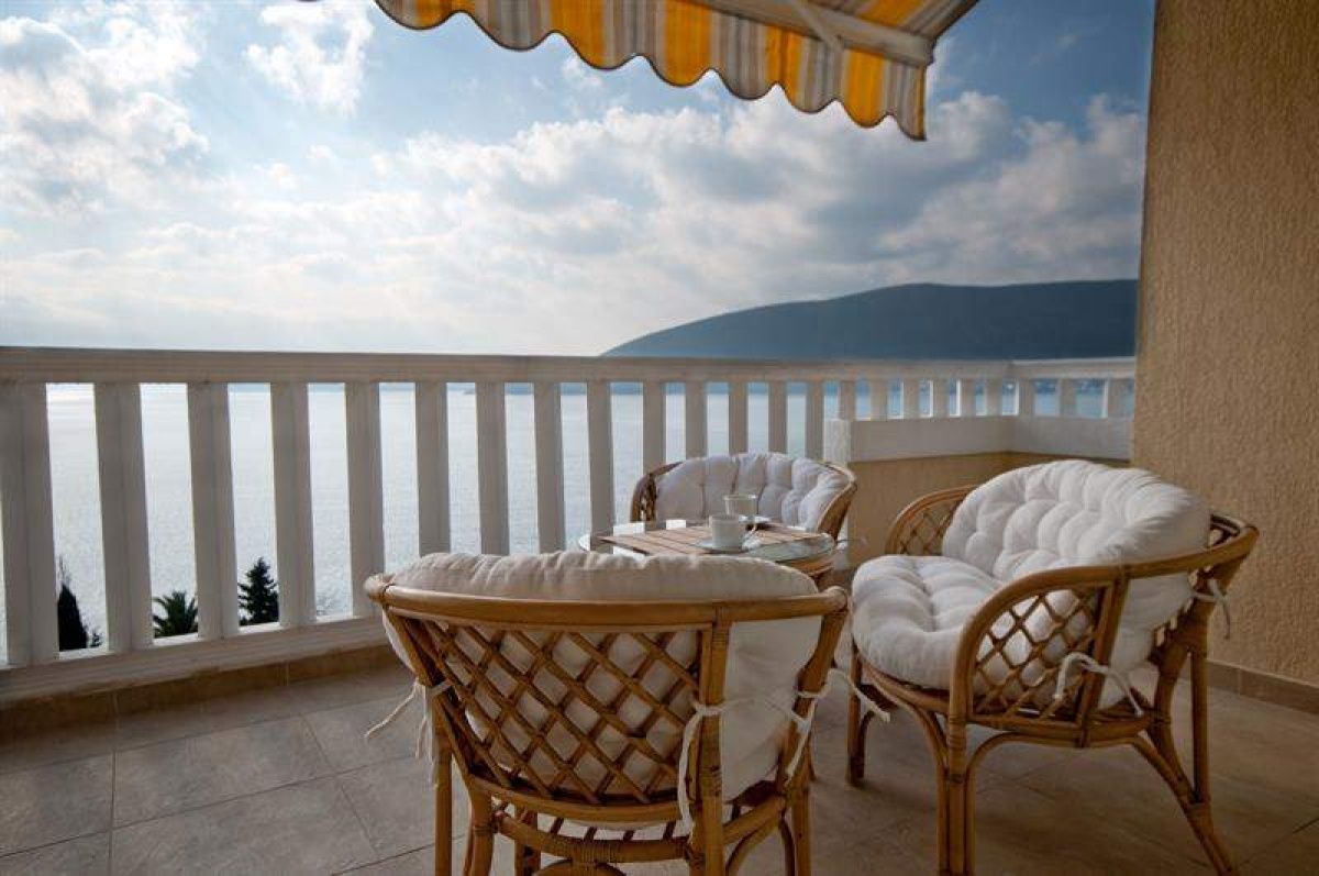 Hotel in Herceg-Novi, Montenegro, 840 sq.m - picture 1