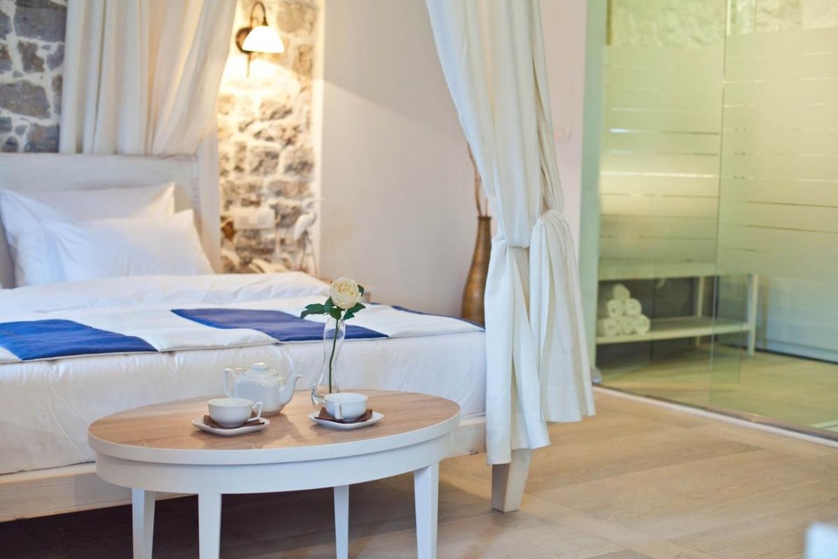 Hotel in Kotor, Montenegro, 400 sq.m - picture 1