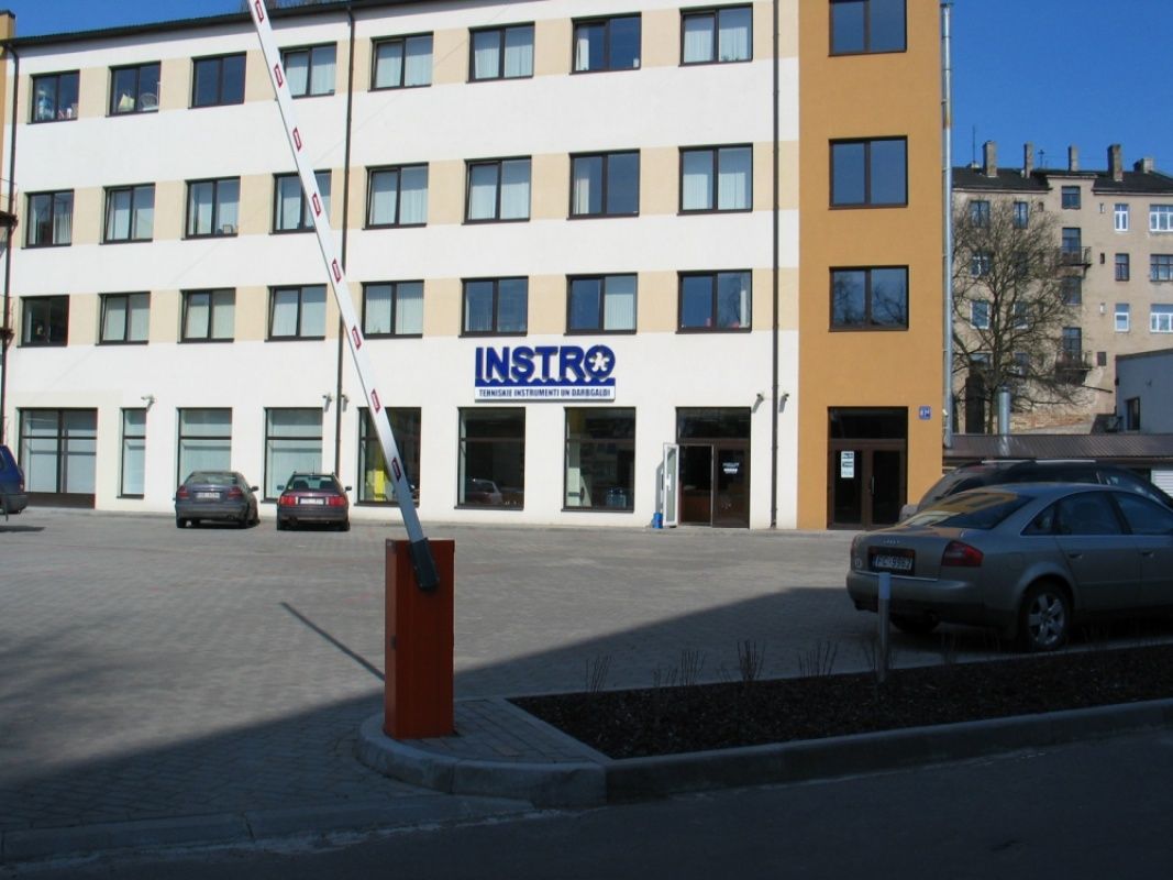 Investment project in Riga, Latvia, 1 200 sq.m - picture 1