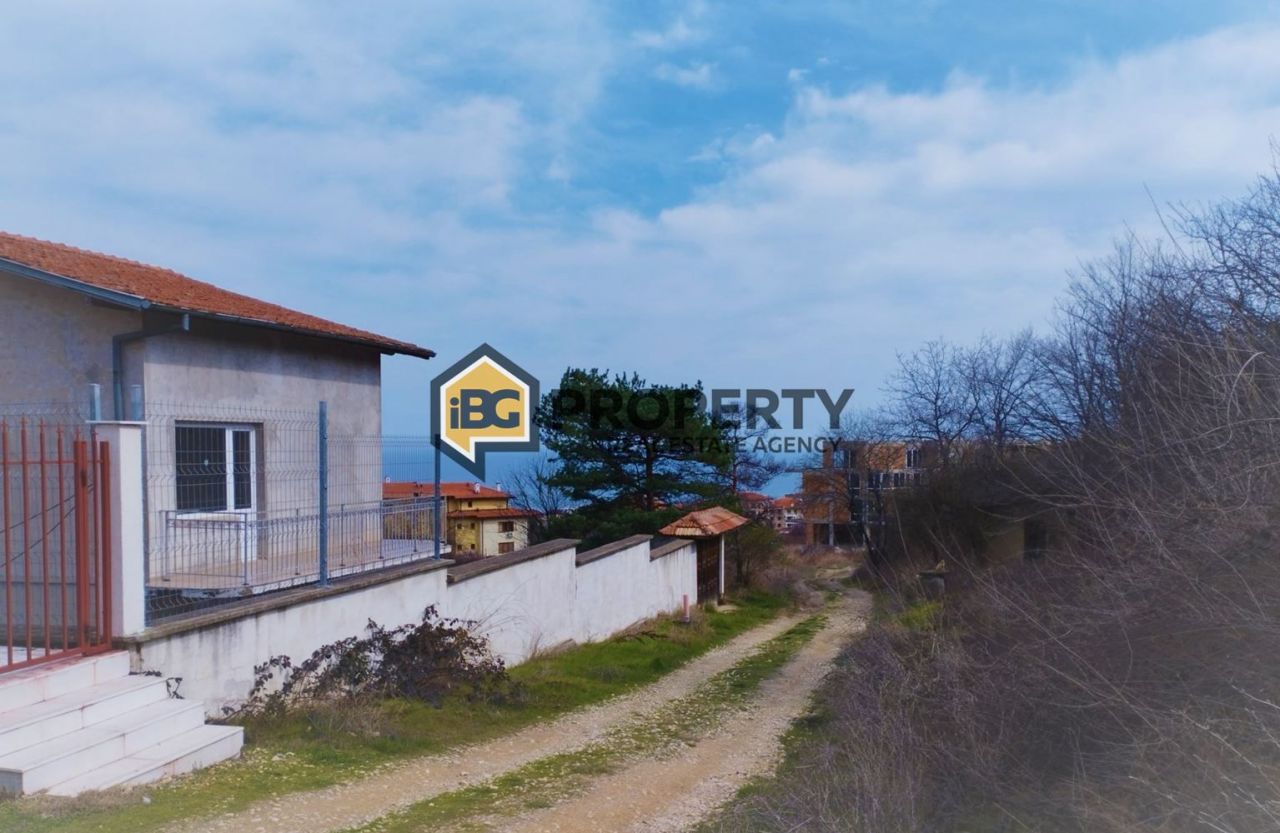 Land in Byala, Bulgaria, 625 sq.m - picture 1