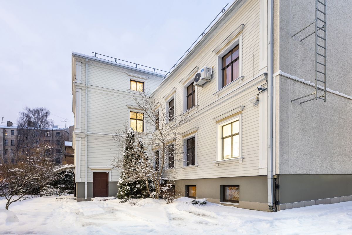 Commercial apartment building in Riga, Latvia, 800 sq.m - picture 1