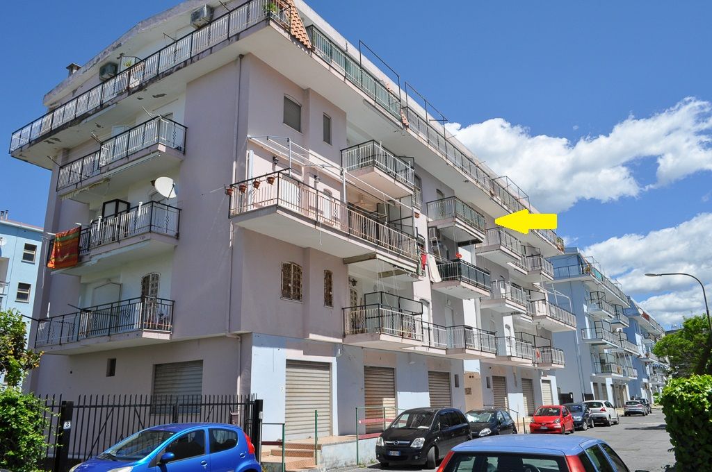 Apartment in Scalea, Italy, 38 sq.m - picture 1