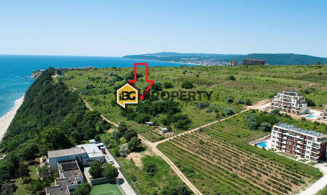 Land in Byala, Bulgaria, 2 022 sq.m - picture 1