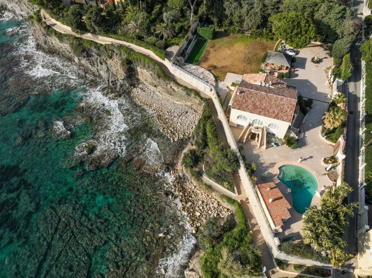Villa in Cap d'Ail, France, 400 sq.m - picture 1