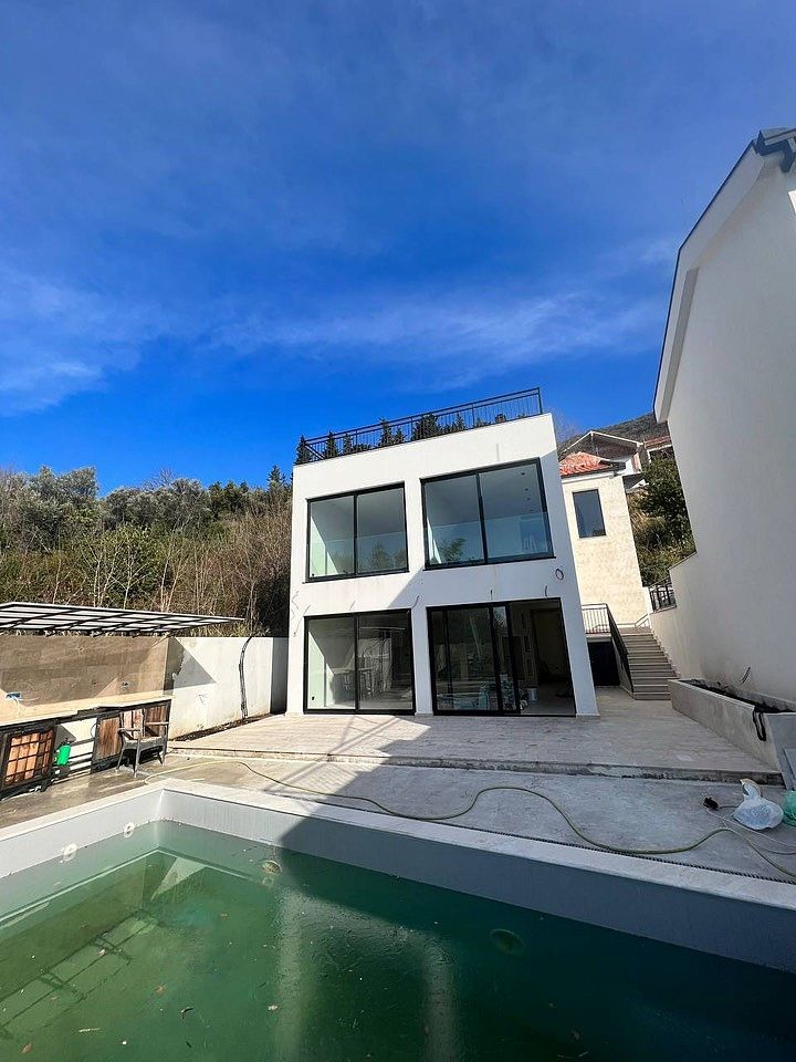 Villa in Tivat, Montenegro, 273 m2 - Foto 1