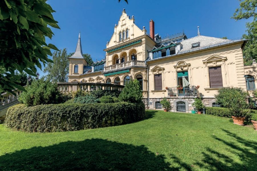Villa en Budapest, Hungría, 1 340 m2 - imagen 1