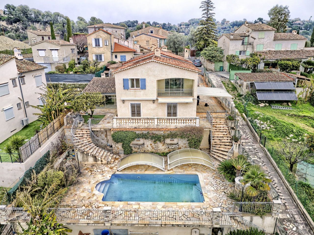 Villa in Saint-Paul de Vence, France, 300 sq.m - picture 1