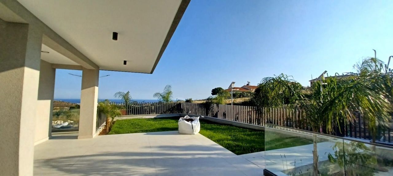 Villa in Limassol, Cyprus, 540 sq.m - picture 1