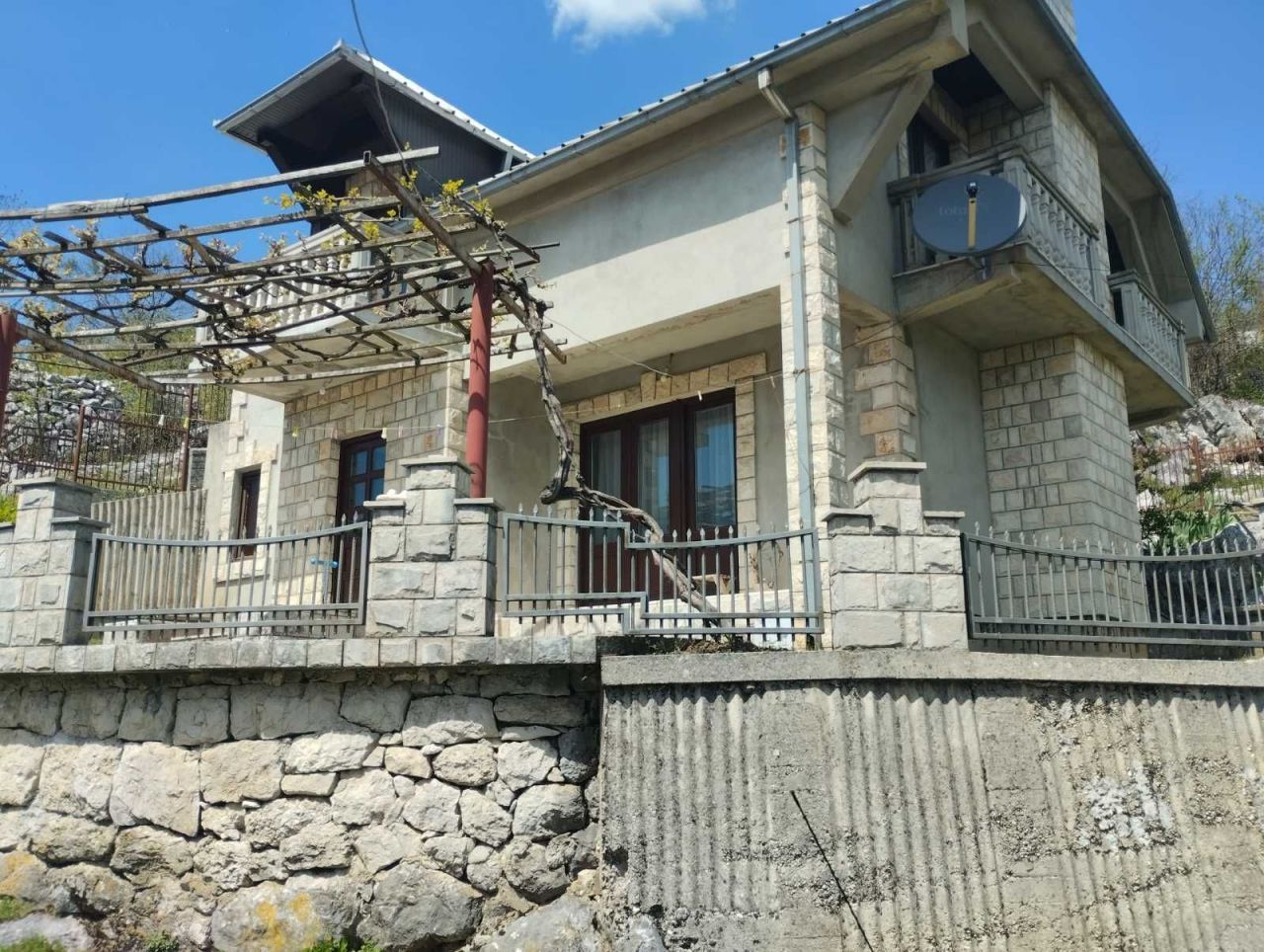 House in Niksic, Montenegro, 160 sq.m - picture 1
