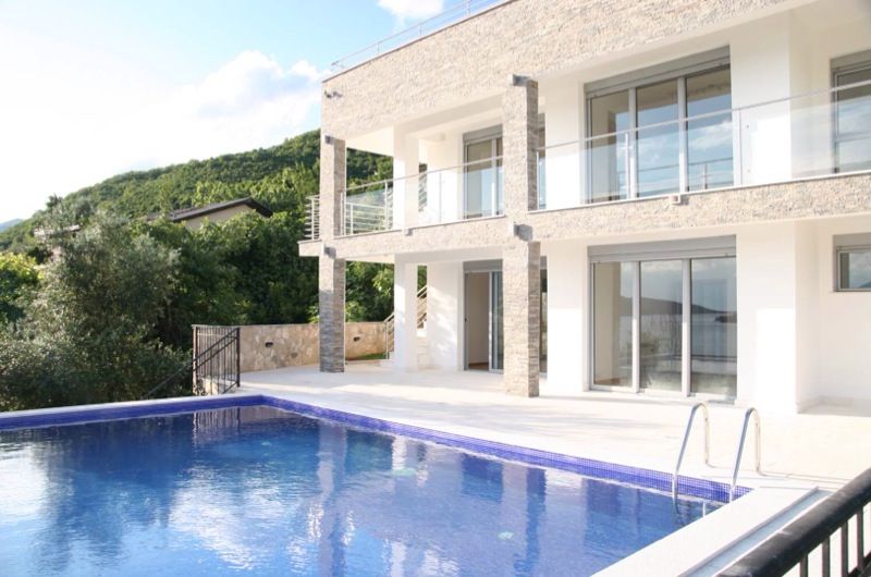 Villa in Kumbor, Montenegro, 267 sq.m - picture 1