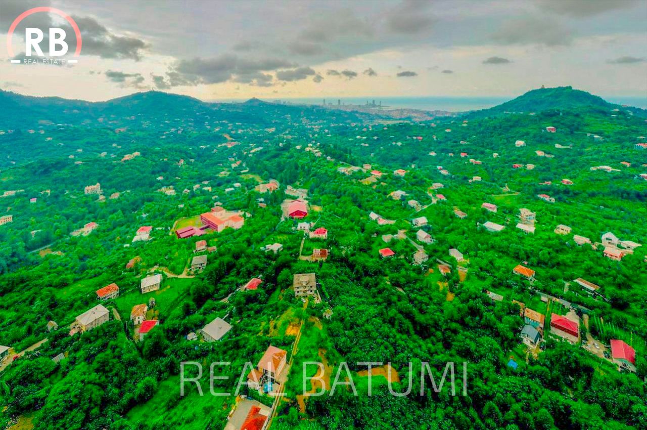 Land in Batumi, Georgia, 10 500 sq.m - picture 1