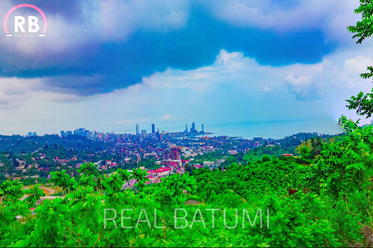 Land in Batumi, Georgia, 1 000 sq.m - picture 1