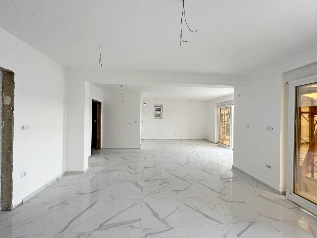 Penthouse in Tivat, Montenegro, 200 sq.m - picture 1